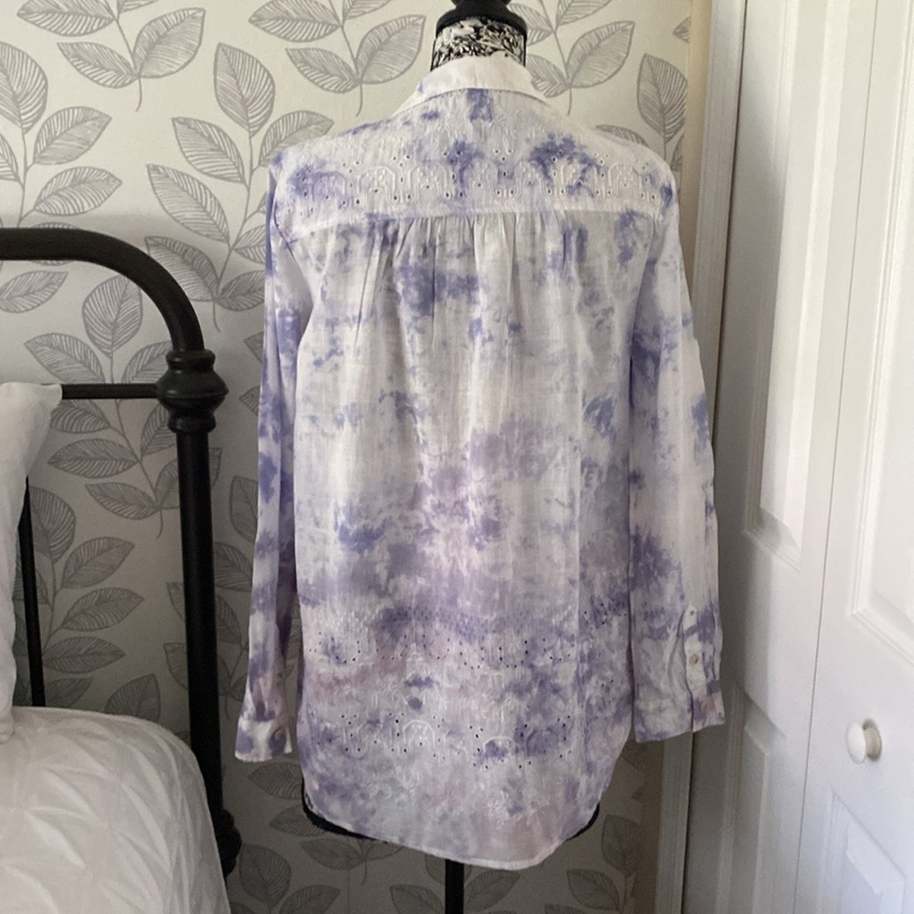 Women’s Pilcro by Anthropologie tie dye long sleeve eyelet detail blouse - Picture 3 of 11